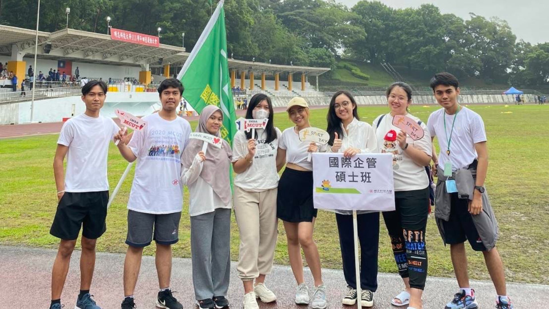 Mahasiswa undiksha mengikuti fast track di mcut